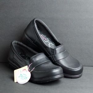 Size 8 Skechers Relax Fit Memory Foam